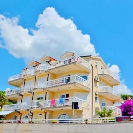 Apartamento Tomi *